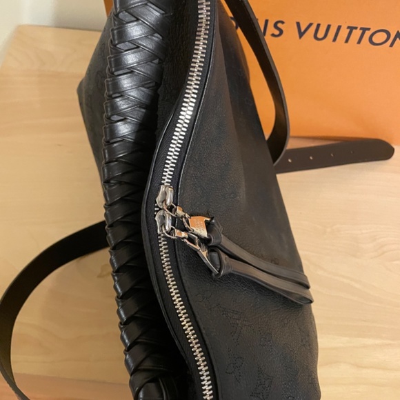 Louis Vuitton Beauborg Hobo MM Bag - Mahina - Picture 10 of 12